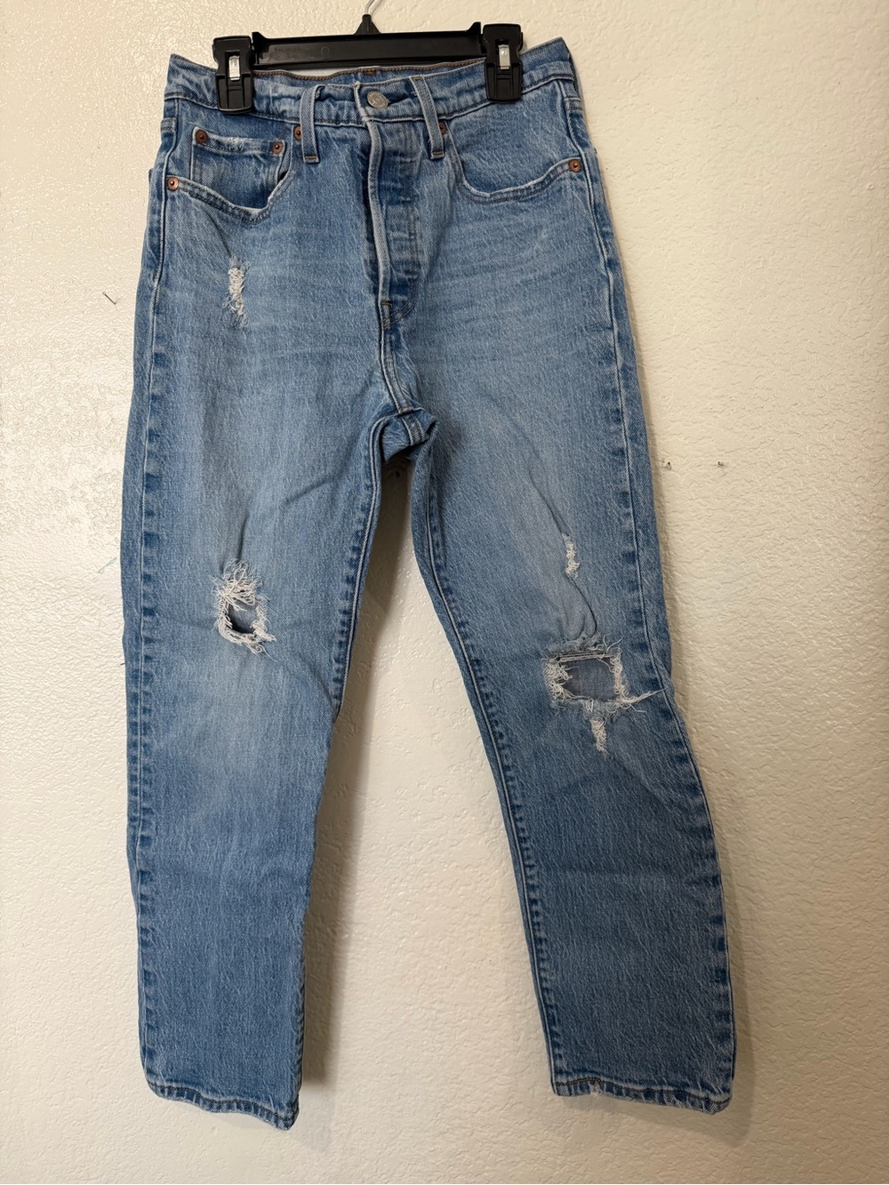 Light Blue Distressed Women’s Levi’s Jeans